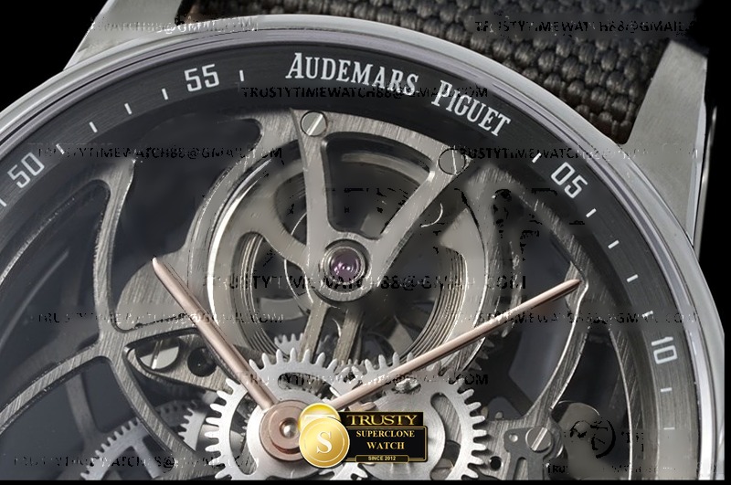 Audemars Piguet Ref. AP0887B ASIAN - On-Wrist Presence & Case Thickness View (Photo 23 of 28)