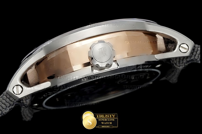 Audemars Piguet Ref. AP0887B ASIAN - On-Wrist Presence & Case Thickness View (Photo 25 of 28)