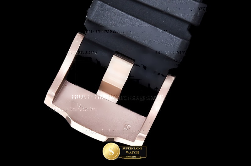 Audemars Piguet Ref. AP0895A ASIAN - On-Wrist Presence & Case Thickness View (Photo 13 of 24)