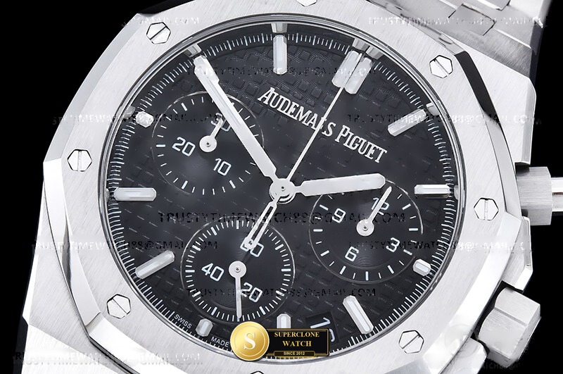 Audemars Piguet Ref. 26240 APSF - Lug-to-Lug & Rehaut Engraving View (Photo 5 of 24)