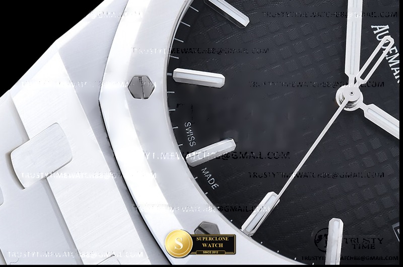 Audemars Piguet Ref. 15500 APSF - On-Wrist Presence & Case Thickness View (Photo 7 of 26)