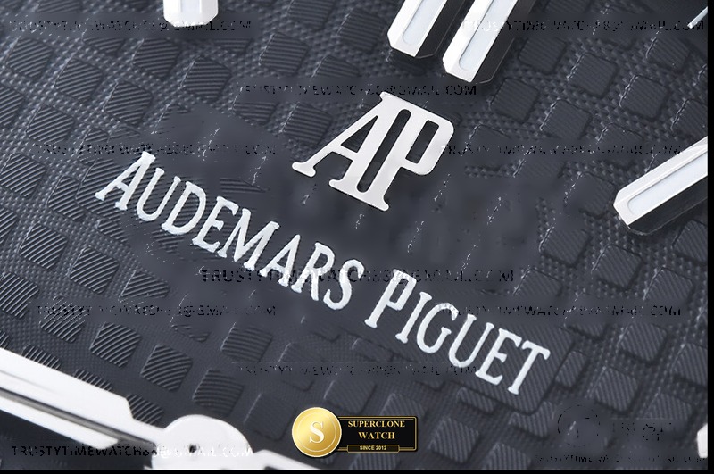 Audemars Piguet Ref. 15500 APSF - On-Wrist Presence & Case Thickness View (Photo 9 of 26)