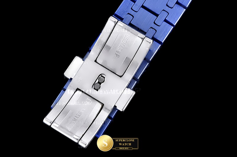 Audemars Piguet Ref. 15500 APSF - On-Wrist Presence & Case Thickness View (Photo 13 of 25)
