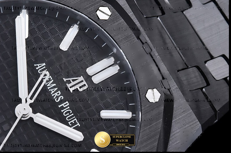 Audemars Piguet Ref. 15500 APSF - Lateral Bezel & Sapphire Crystal Profile (Photo 6 of 25)