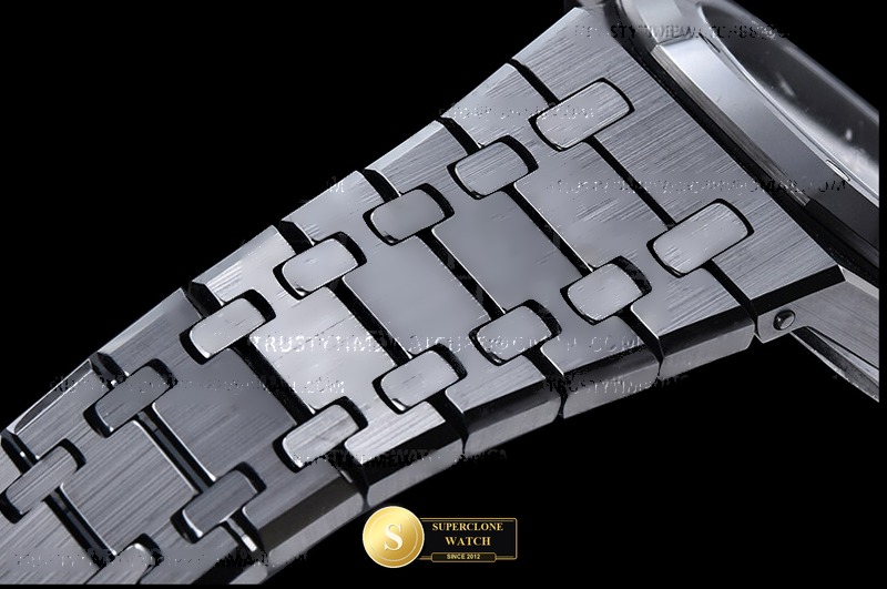 Audemars Piguet Ref. 15500 APSF - Crown Guard & Dial Lume Verification (Photo 10 of 25)