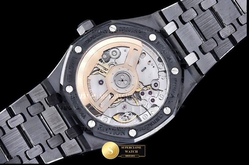 Audemars Piguet Ref. 15500 APSF - On-Wrist Presence & Case Thickness View (Photo 17 of 25)
