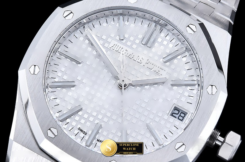 Audemars Piguet Ref. 15510 TOP - Lug-to-Lug & Rehaut Engraving View (Photo 5 of 27)