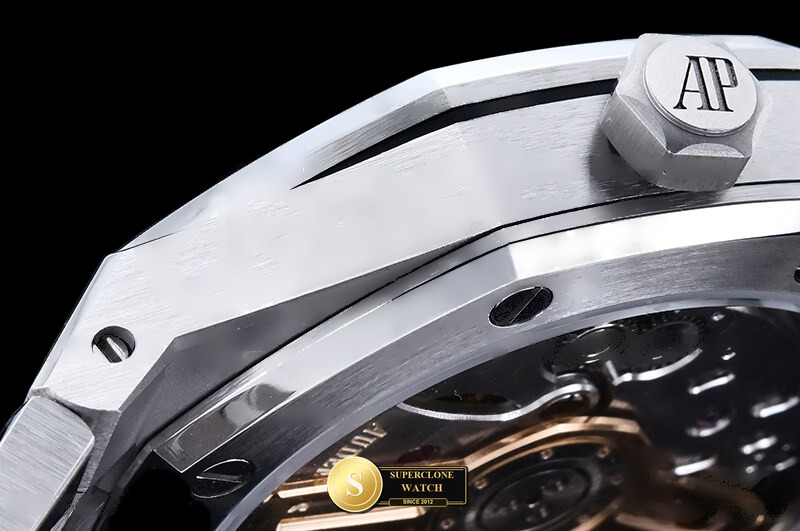 Audemars Piguet Ref. 15510 TOP - On-Wrist Presence & Case Thickness View (Photo 17 of 27)