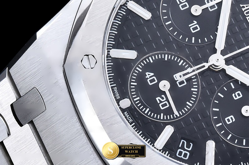 Audemars Piguet Ref. 26240 APSF - Lateral Bezel & Sapphire Crystal Profile (Photo 6 of 23)