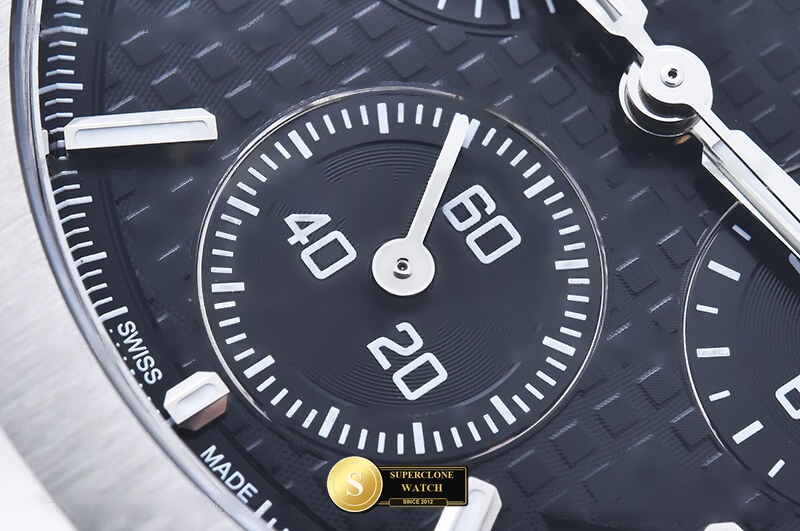 Audemars Piguet Ref. 26240 APSF - On-Wrist Presence & Case Thickness View (Photo 9 of 23)