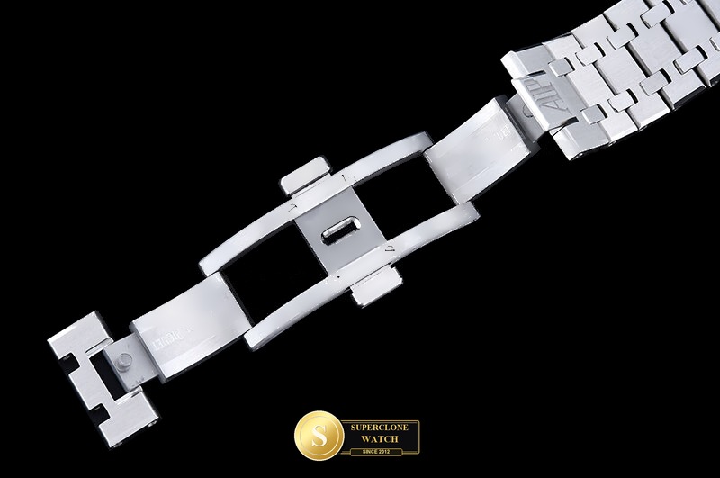 Audemars Piguet Ref. 26240 APSF - Crown Guard & Dial Lume Verification (Photo 12 of 23)