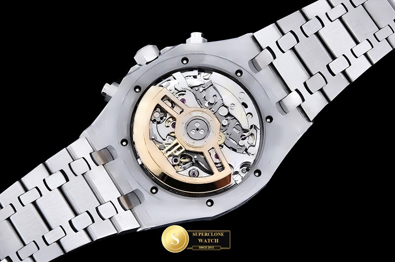 Audemars Piguet Ref. 26240 APSF - On-Wrist Presence & Case Thickness View (Photo 19 of 23)