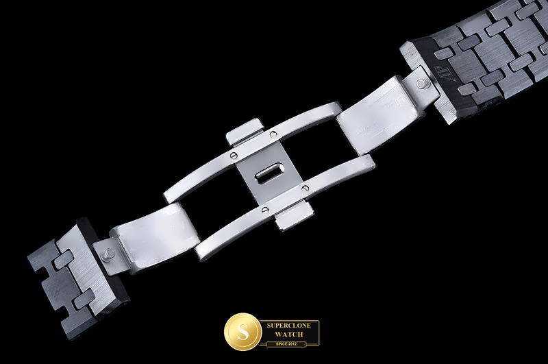 Audemars Piguet Ref. 26240 APSF - Crown Guard & Dial Lume Verification (Photo 8 of 18)