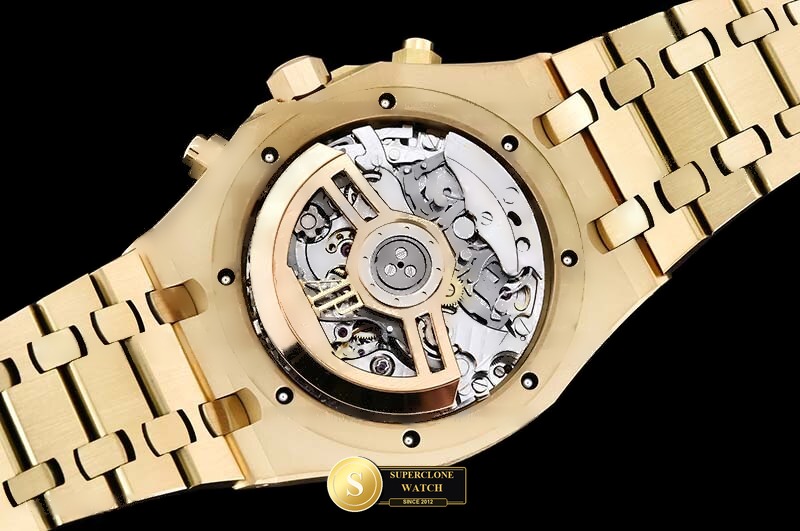 Audemars Piguet Ref. 26240 APSF - On-Wrist Presence & Case Thickness View (Photo 13 of 17)