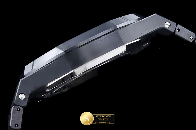 Audemars Piguet Ref. 15400 THB - On-Wrist Presence & Case Thickness View (Photo 15 of 25)