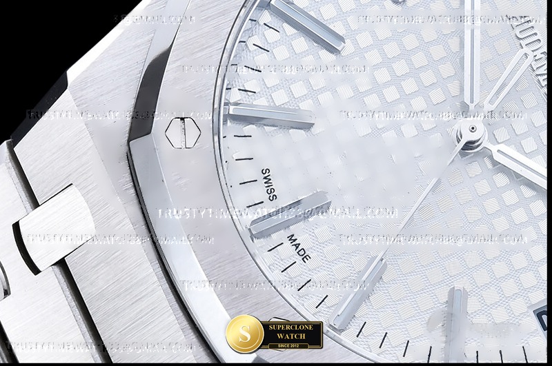 Audemars Piguet Ref. 15510 DDF - On-Wrist Presence & Case Thickness View (Photo 7 of 27)