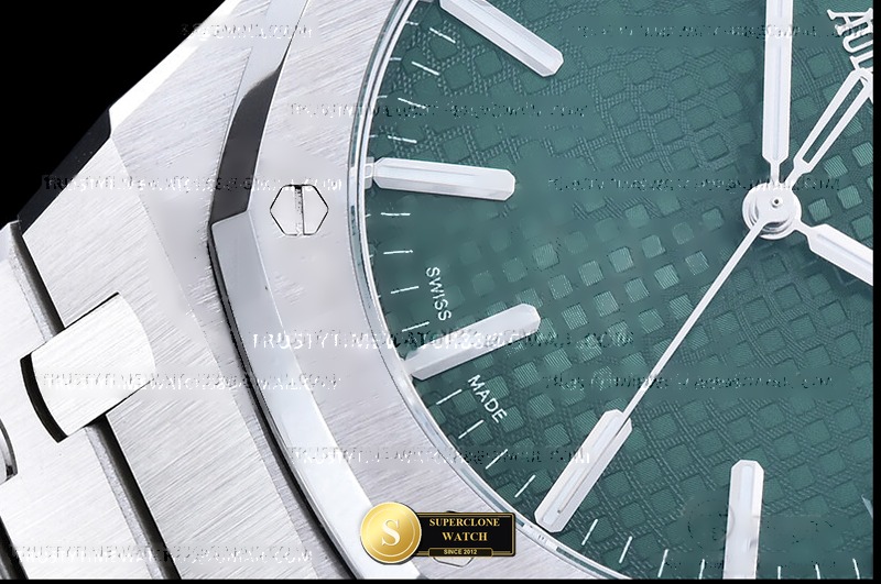 Audemars Piguet Ref. 15510 DDF - On-Wrist Presence & Case Thickness View (Photo 7 of 27)