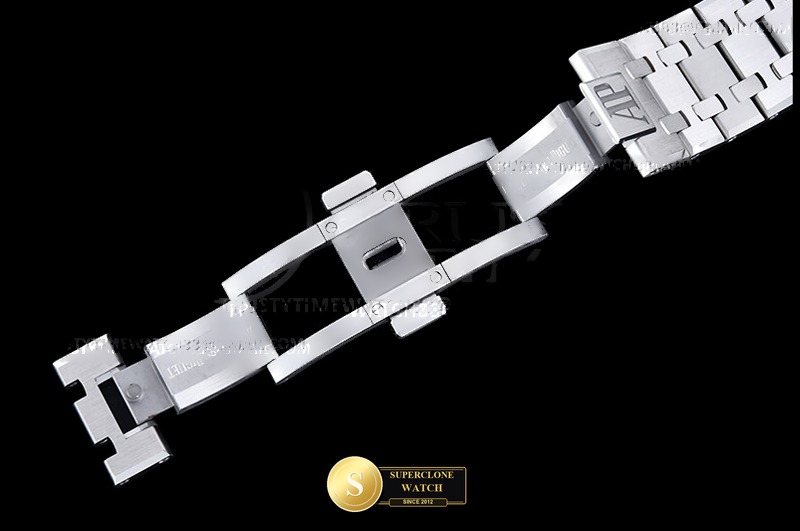 Audemars Piguet Ref. 15510 DDF - Crown Guard & Dial Lume Verification (Photo 12 of 27)