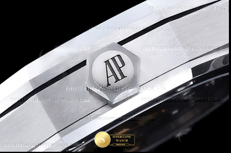 Audemars Piguet Ref. 15510 DDF - On-Wrist Presence & Case Thickness View (Photo 15 of 27)