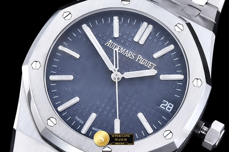 Audemars Piguet Ref. 15510 APSF - Lug-to-Lug & Rehaut Engraving View (Photo 5 of 28)