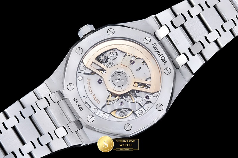 Audemars Piguet Ref. 15510 APSF - On-Wrist Presence & Case Thickness View (Photo 19 of 28)