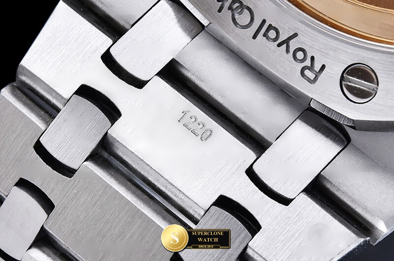 Audemars Piguet Ref. 15510 APSF - Crown Guard & Dial Lume Verification (Photo 14 of 28)