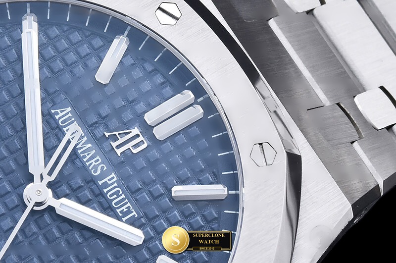 Audemars Piguet Ref. 15500 VSF - Lateral Bezel & Sapphire Crystal Profile (Photo 6 of 27)