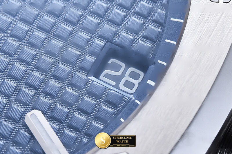Audemars Piguet Ref. 15500 VSF - Crown Guard & Dial Lume Verification (Photo 8 of 27)