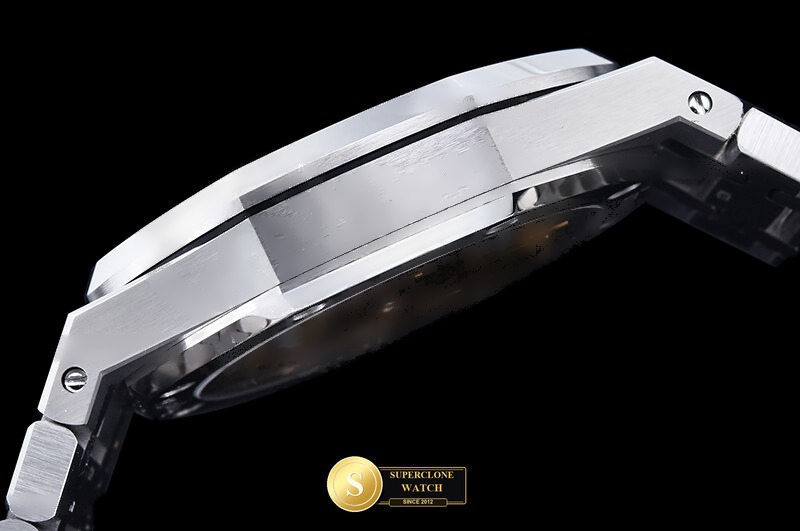 Audemars Piguet Ref. 15500 VSF - Crown Guard & Dial Lume Verification (Photo 16 of 27)