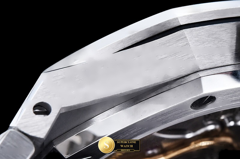 Audemars Piguet Ref. 15500 VSF - On-Wrist Presence & Case Thickness View (Photo 17 of 27)