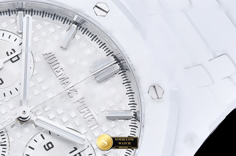 Audemars Piguet Ref. 26240 APSF - Lateral Bezel & Sapphire Crystal Profile (Photo 6 of 26)