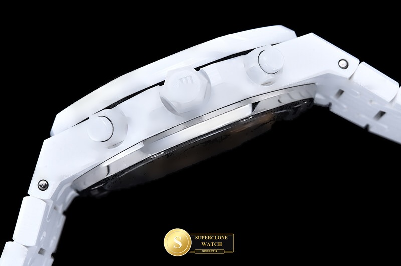 Audemars Piguet Ref. 26240 APSF - On-Wrist Presence & Case Thickness View (Photo 15 of 26)
