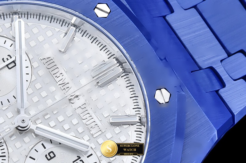 Audemars Piguet Ref. 26240 APSF - Lateral Bezel & Sapphire Crystal Profile (Photo 6 of 27)