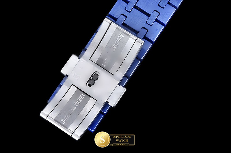 Audemars Piguet Ref. 26240 APSF - On-Wrist Presence & Case Thickness View (Photo 13 of 27)