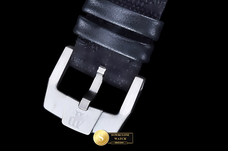 Audemars Piguet Ref. 26393 APSF - On-Wrist Presence & Case Thickness View (Photo 11 of 23)