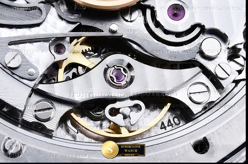 Audemars Piguet Ref. 26393 APSF - On-Wrist Presence & Case Thickness View (Photo 23 of 25)