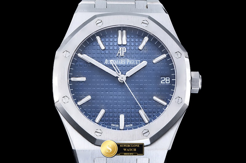 Audemars Piguet Ref. 15500 APSF - Clasp & Solid 904L Bracelet Detail (Photo 3 of 29)