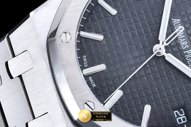 Audemars Piguet Ref. 15500 APSF - On-Wrist Presence & Case Thickness View (Photo 7 of 29)