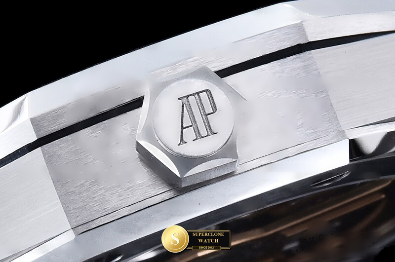Audemars Piguet Ref. 15500 APSF - Crown Guard & Dial Lume Verification (Photo 16 of 29)