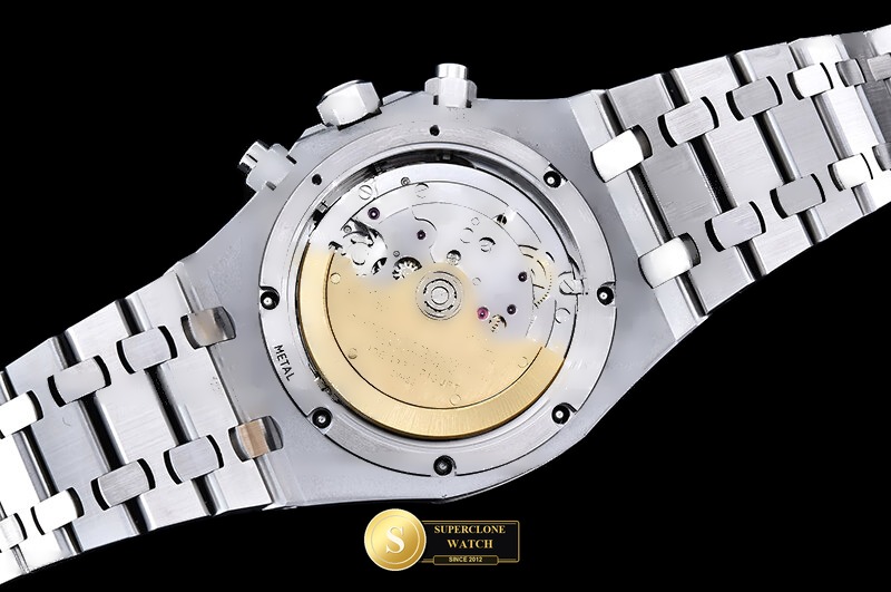 Audemars Piguet Ref. AP0949B APSF - On-Wrist Presence & Case Thickness View (Photo 21 of 27)