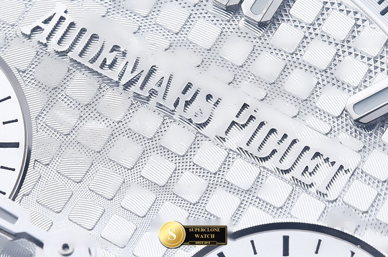 Audemars Piguet Ref. 26240 DDF - Crown Guard & Dial Lume Verification (Photo 8 of 27)