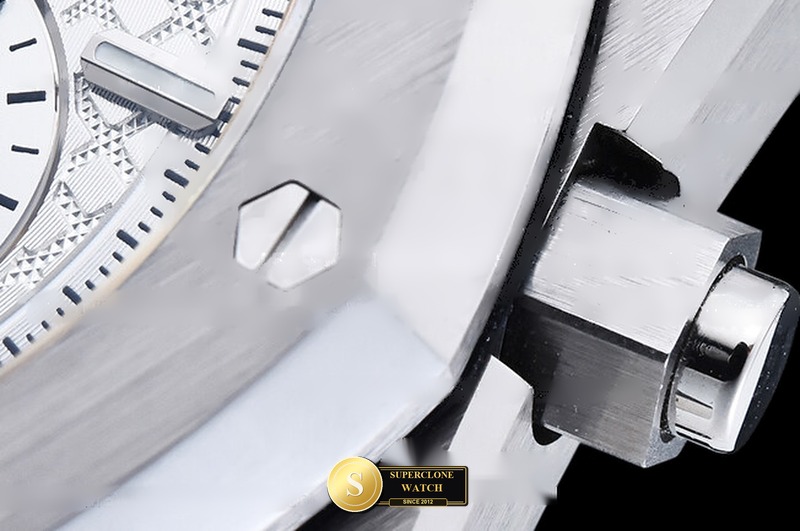 Audemars Piguet Ref. 26240 DDF - Crown Guard & Dial Lume Verification (Photo 10 of 27)