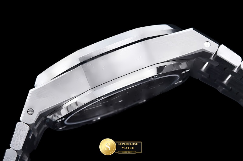 Audemars Piguet Ref. 26240 DDF - On-Wrist Presence & Case Thickness View (Photo 17 of 27)