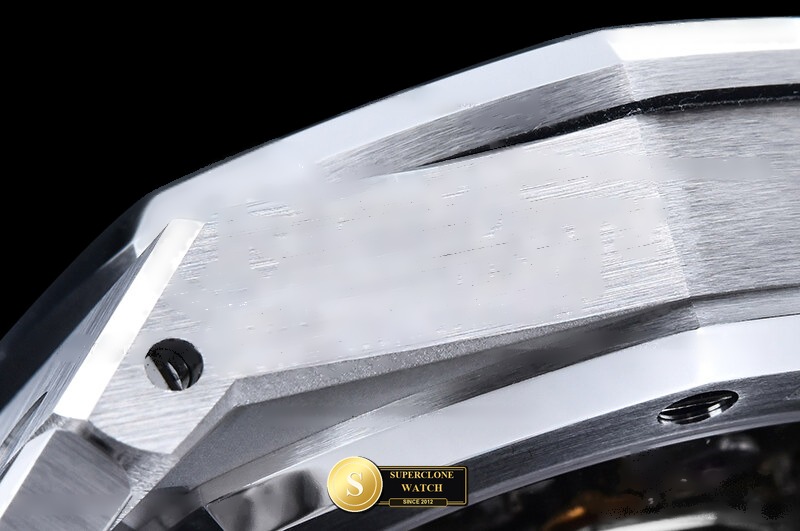 Audemars Piguet Ref. 26240 DDF - Crown Guard & Dial Lume Verification (Photo 18 of 27)