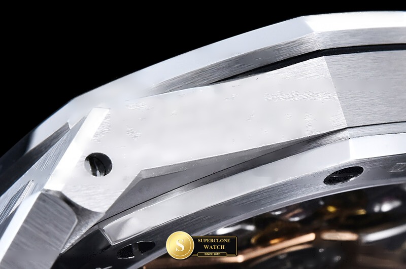 Audemars Piguet Ref. 15510 DDF - Crown Guard & Dial Lume Verification (Photo 18 of 30)