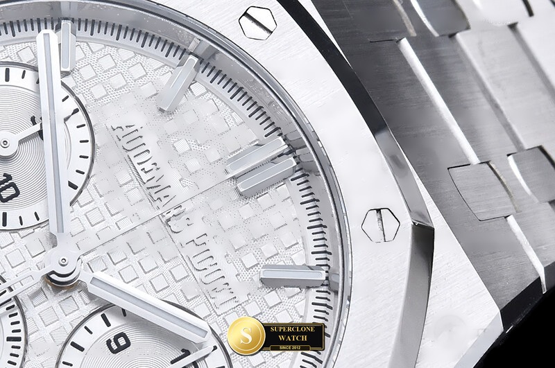 Audemars Piguet Ref. 26240 TOP - Lateral Bezel & Sapphire Crystal Profile (Photo 6 of 26)