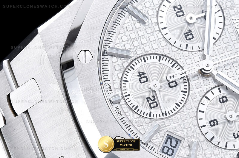 Audemars Piguet Ref. 26240 TOP - On-Wrist Presence & Case Thickness View (Photo 7 of 26)