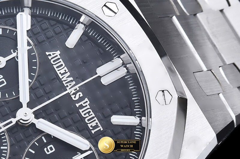 Audemars Piguet Ref. 26240 TOP - Lateral Bezel & Sapphire Crystal Profile (Photo 6 of 26)