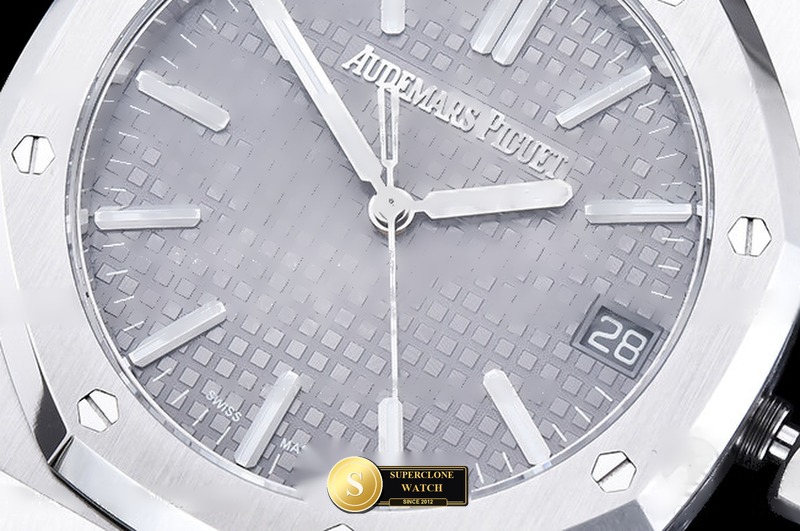 Audemars Piguet Ref. 15510 TOP - Lug-to-Lug & Rehaut Engraving View (Photo 5 of 29)