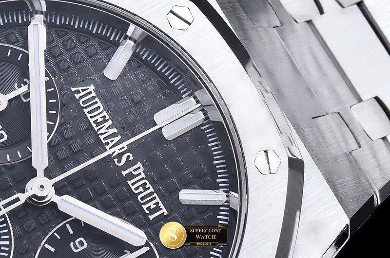 Audemars Piguet Ref. 26240 ZF - Lateral Bezel & Sapphire Crystal Profile (Photo 6 of 28)
